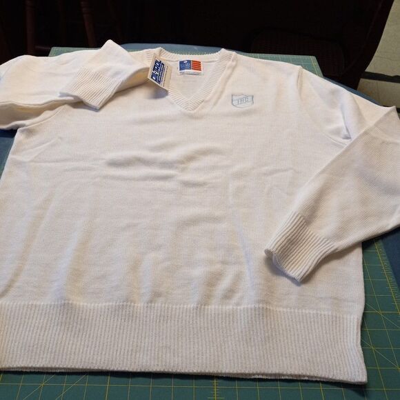NWT Vintage IHC White XL Long Sleeve School Apparel Sweater - Picture 1 of 5